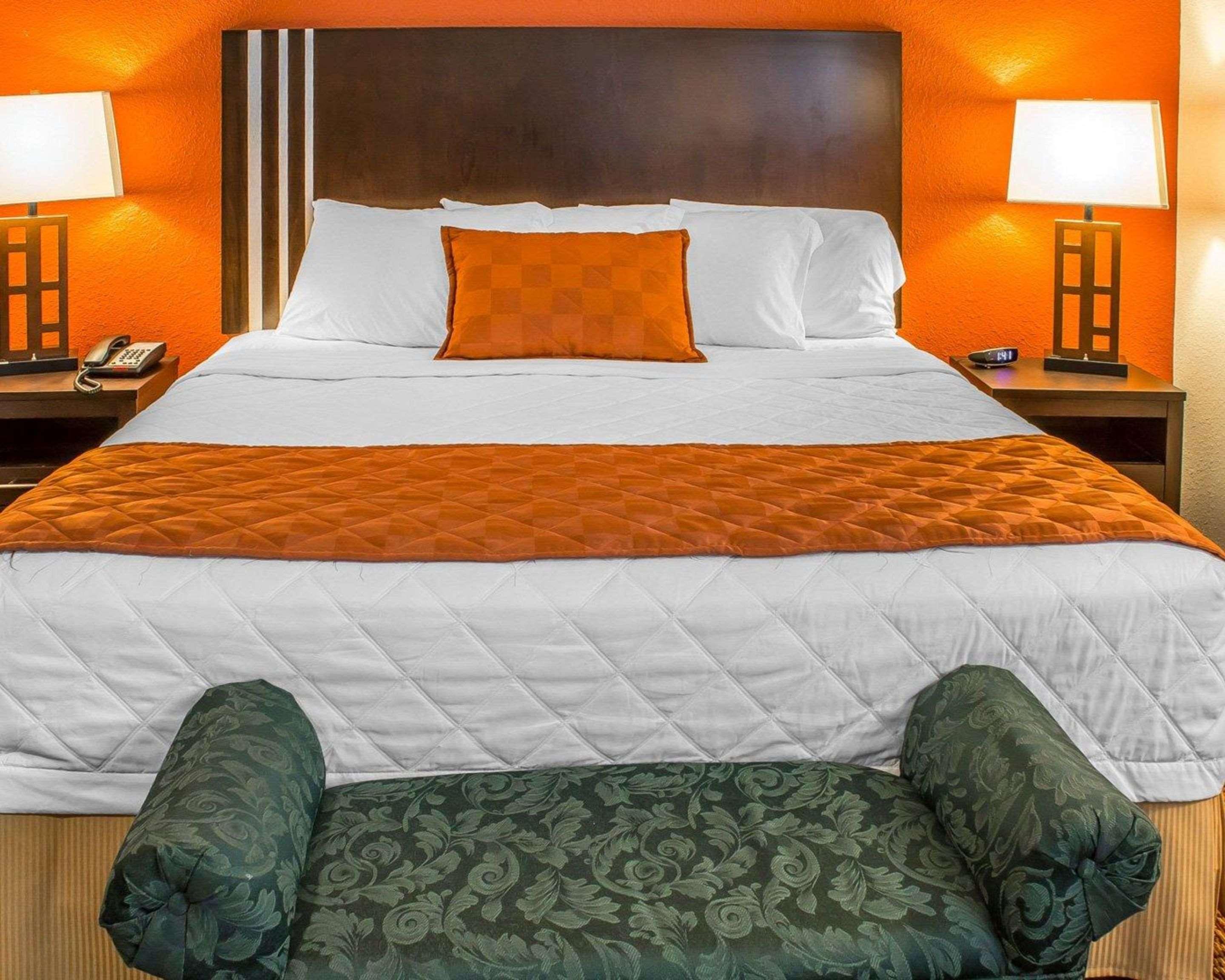 Rodeway Inn & Suites Near Okoboji Lake Milford Екстер'єр фото