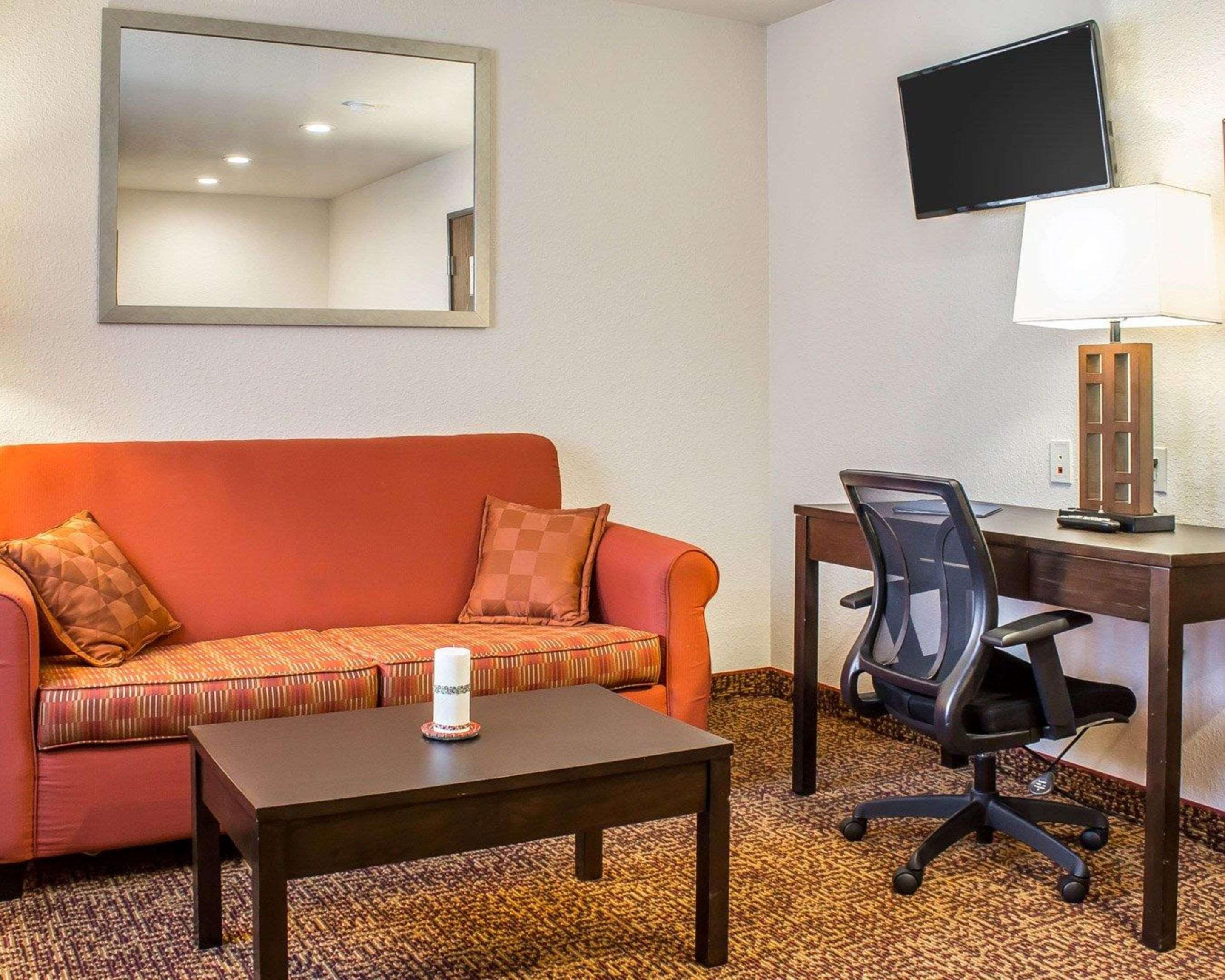 Rodeway Inn & Suites Near Okoboji Lake Milford Екстер'єр фото