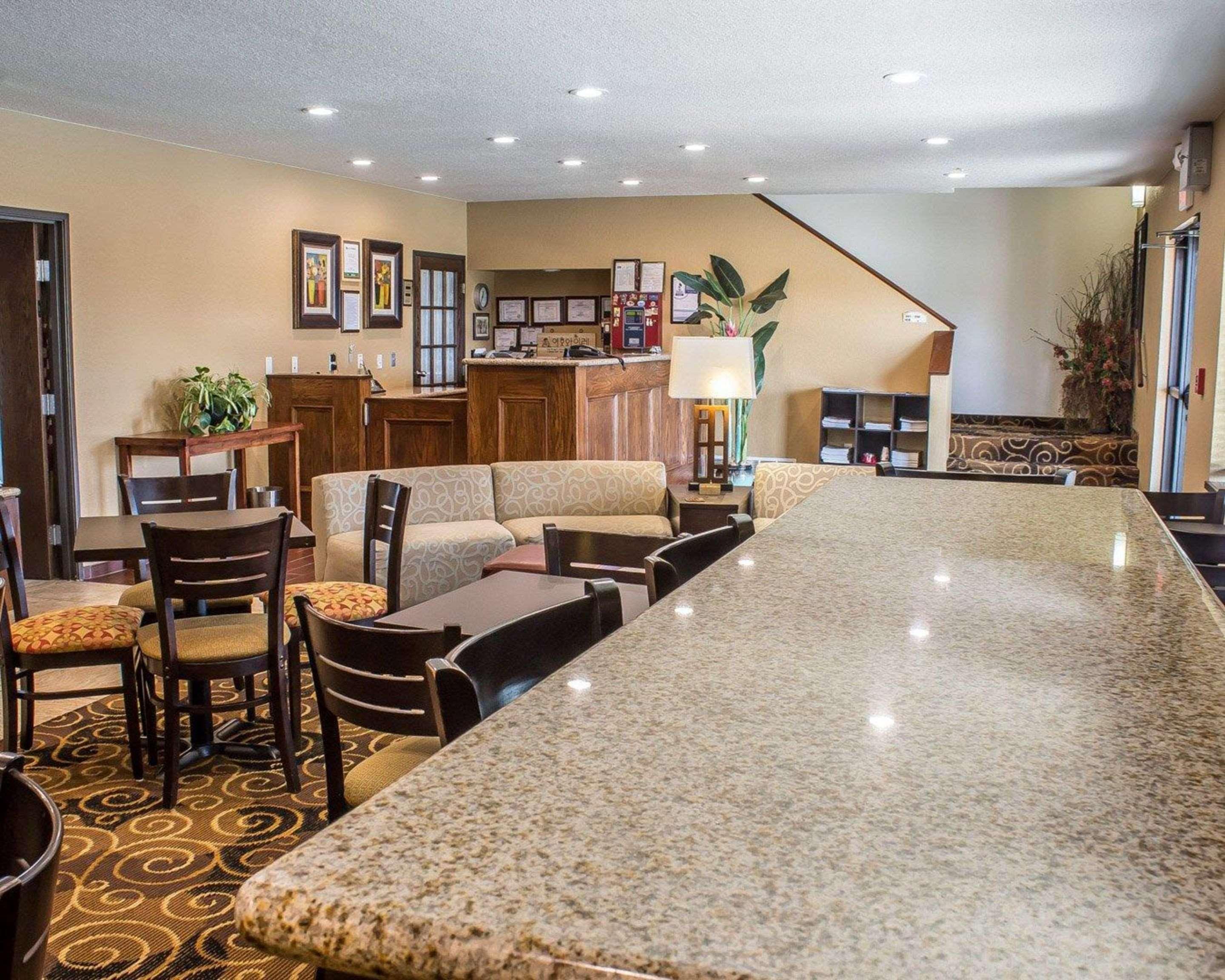 Rodeway Inn & Suites Near Okoboji Lake Milford Екстер'єр фото