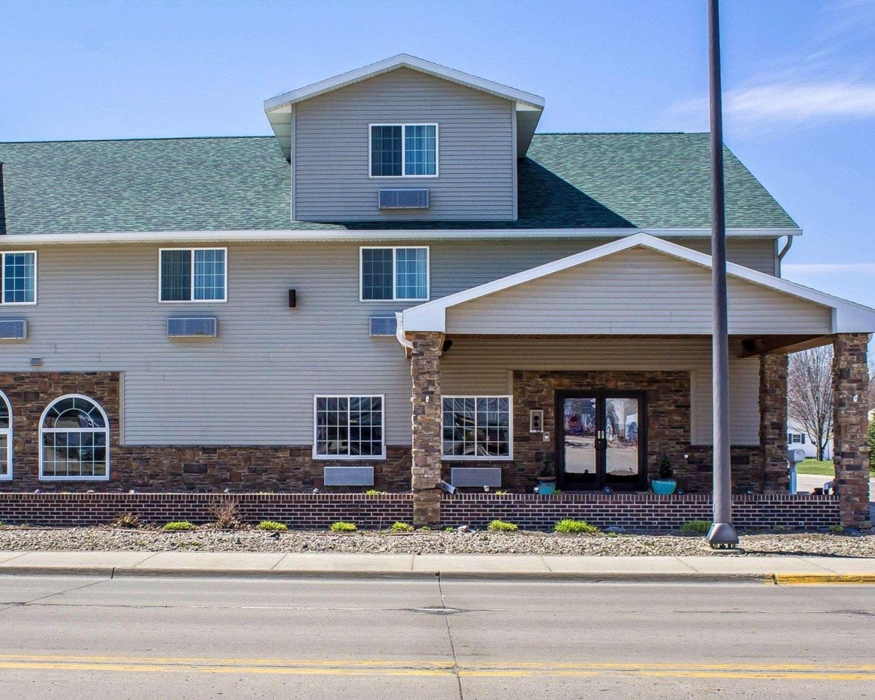 Rodeway Inn & Suites Near Okoboji Lake Milford Екстер'єр фото