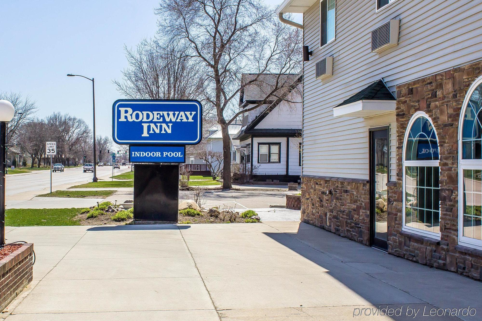 Rodeway Inn & Suites Near Okoboji Lake Milford Екстер'єр фото