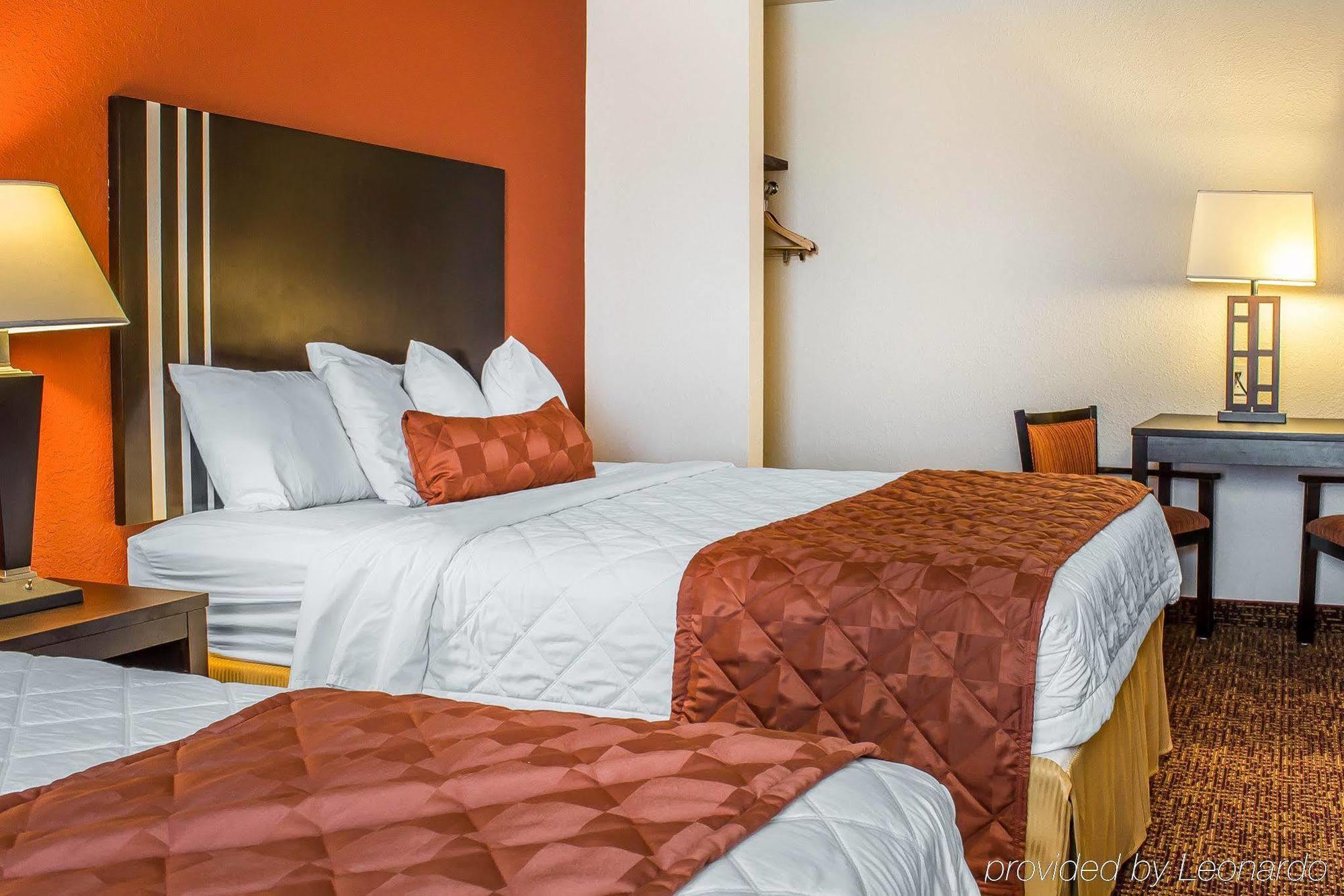 Rodeway Inn & Suites Near Okoboji Lake Milford Екстер'єр фото