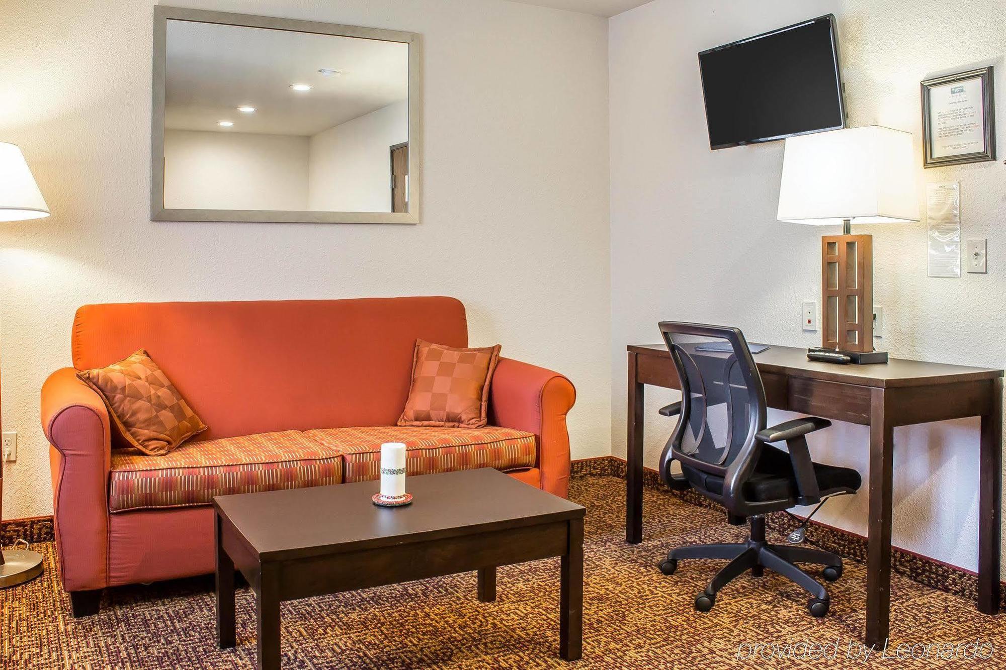 Rodeway Inn & Suites Near Okoboji Lake Milford Екстер'єр фото