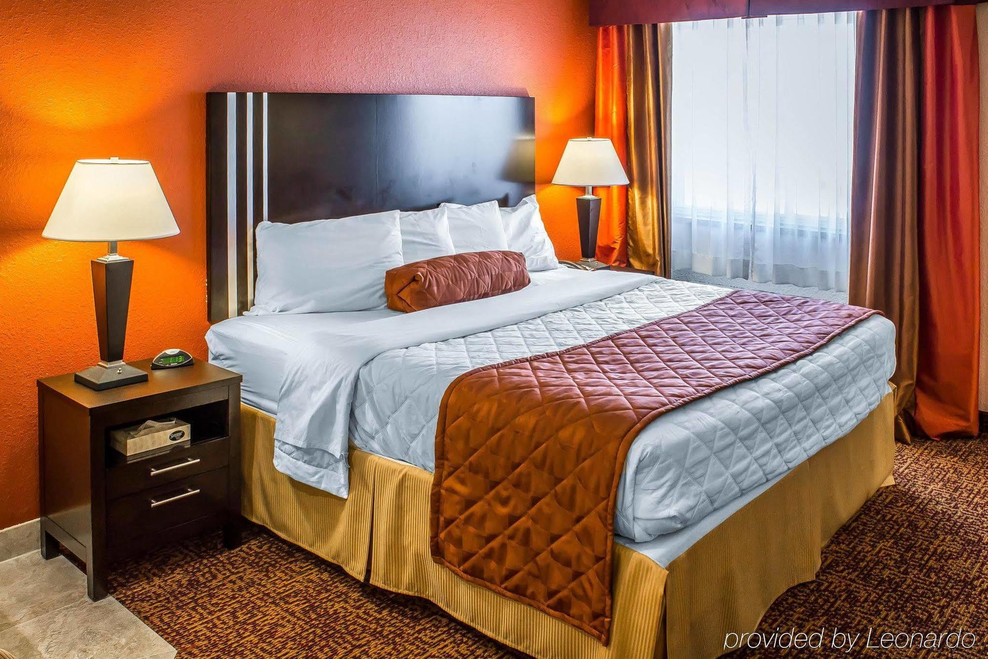 Rodeway Inn & Suites Near Okoboji Lake Milford Екстер'єр фото